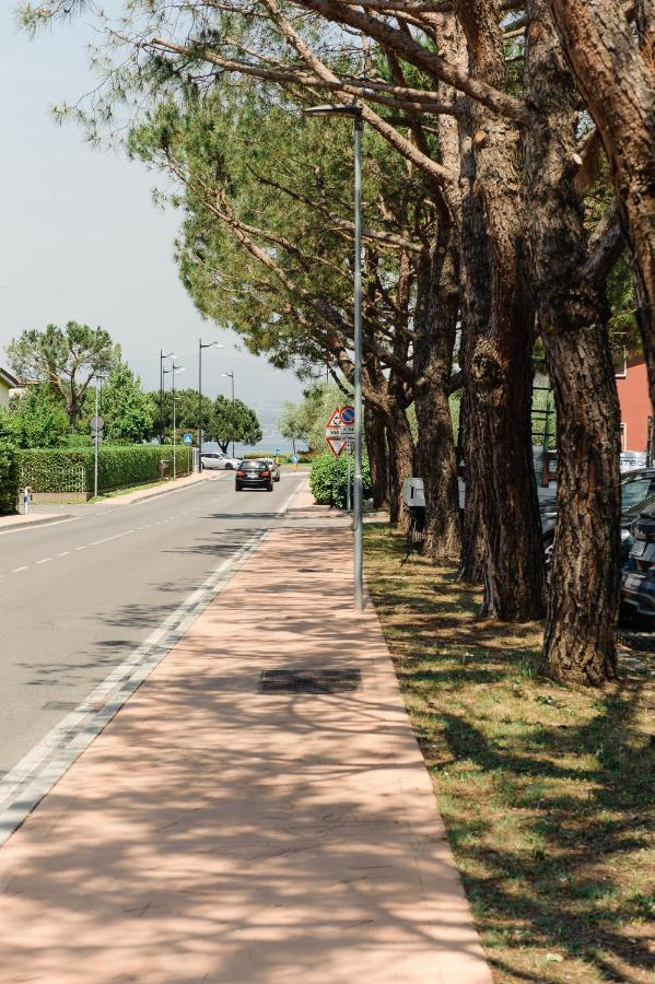 Appartamento Afrodite Desenzano del Garda Exterior photo
